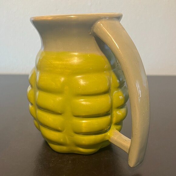 BIG MOUTH.Hand Grenade Shaped COMPLAINT DEPARTMENT "Take a Number" Novelty Mug - Picture 6 of 12